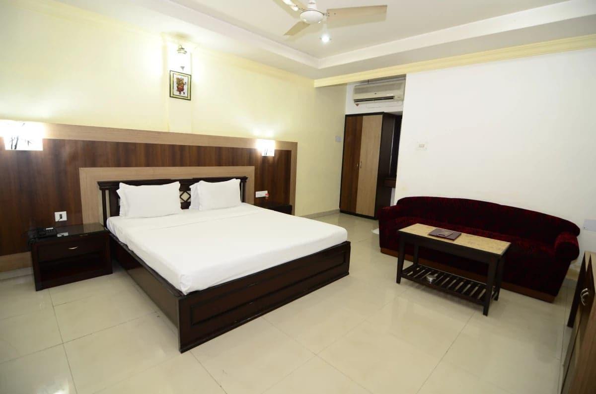 Hotel Little Palace Dibrugarh 외부 사진