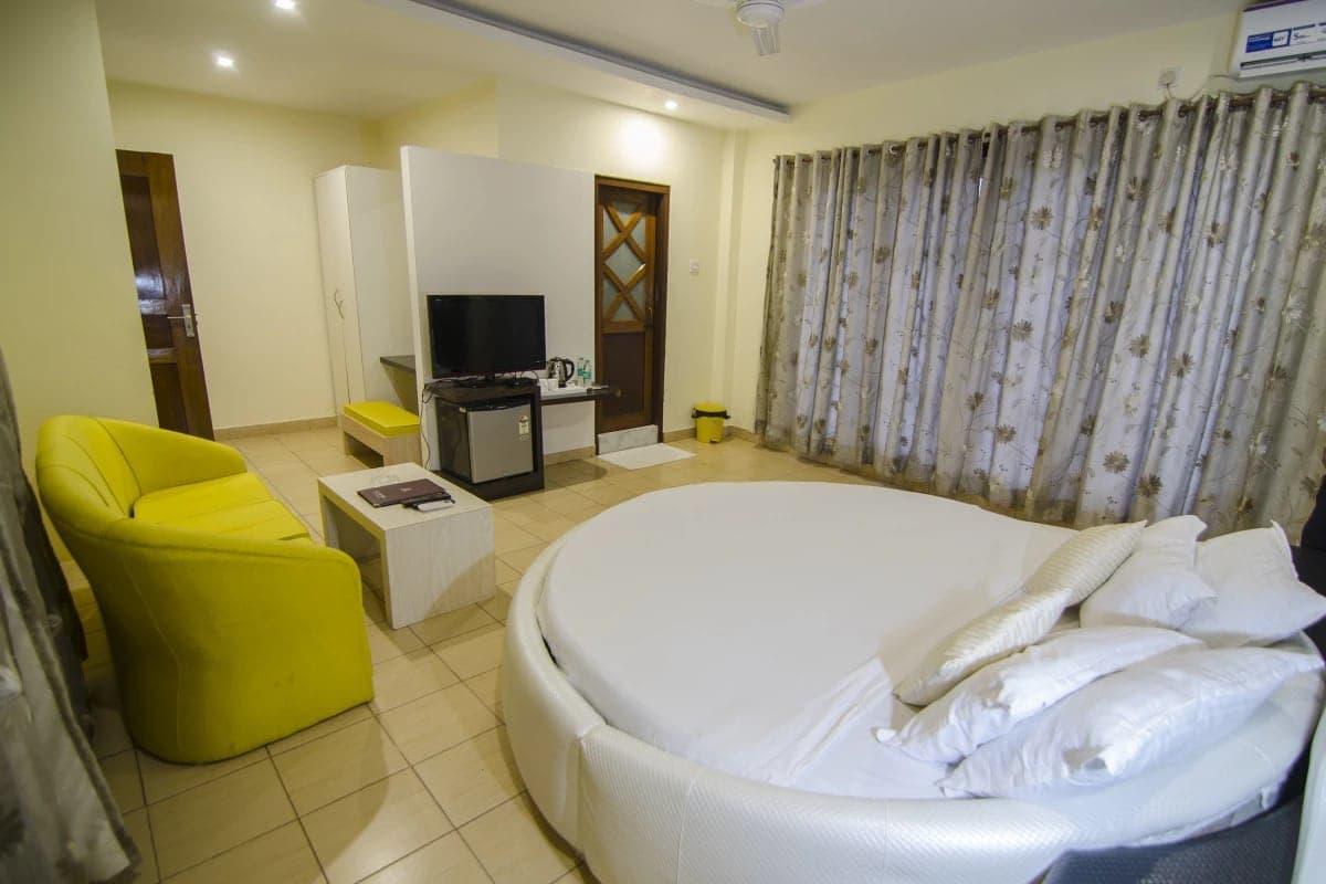 Hotel Little Palace Dibrugarh 외부 사진