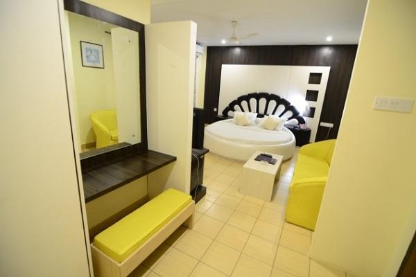 Hotel Little Palace Dibrugarh 외부 사진