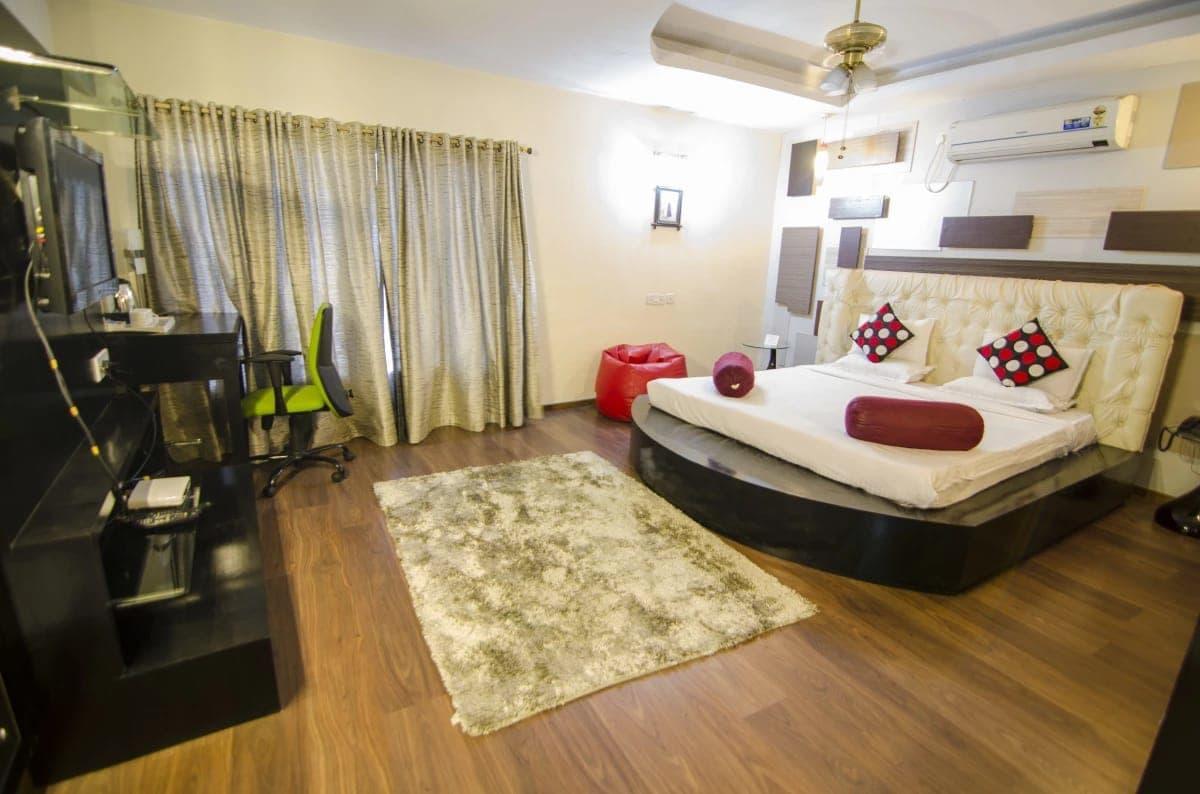 Hotel Little Palace Dibrugarh 외부 사진